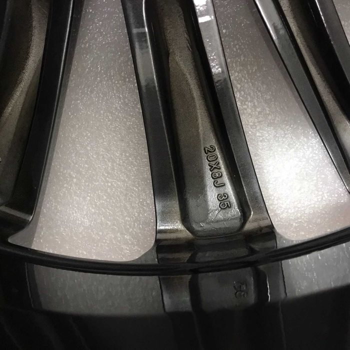 1x janta Toyota Highlander R20 8Jx20 ET35