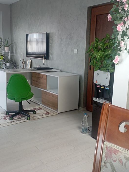 Ъглово.      бюро