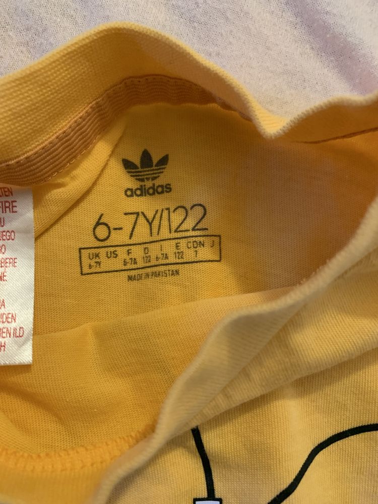 Compleu plus 3 tricouri ADIDAS ORIGINALS ca NOI marime 122