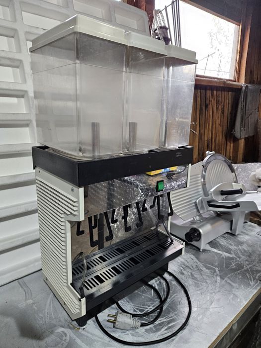 Сок и Айрян машина 3х8 литра Италиянска Перфекна