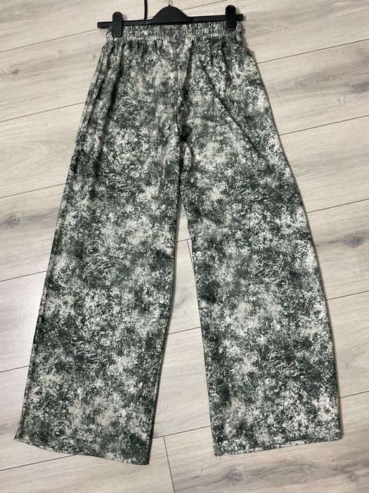 Pantaloni superbi