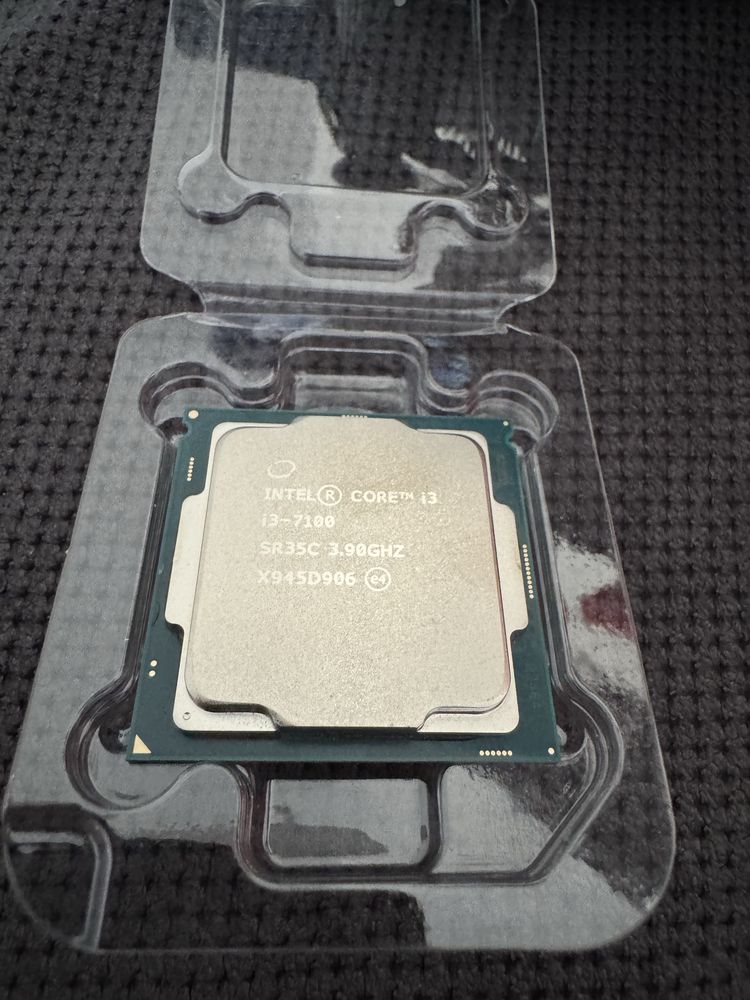 Процесор Intel i3 7100 Socket 1151