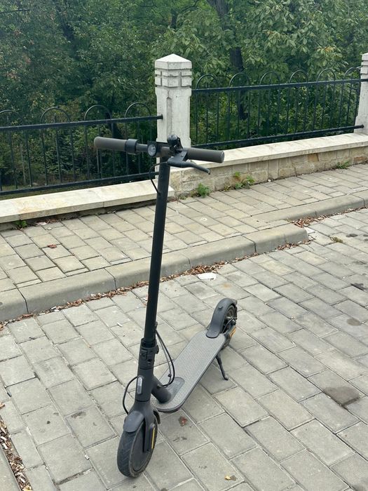 Xiaomi Mi Electric Scooter Essential