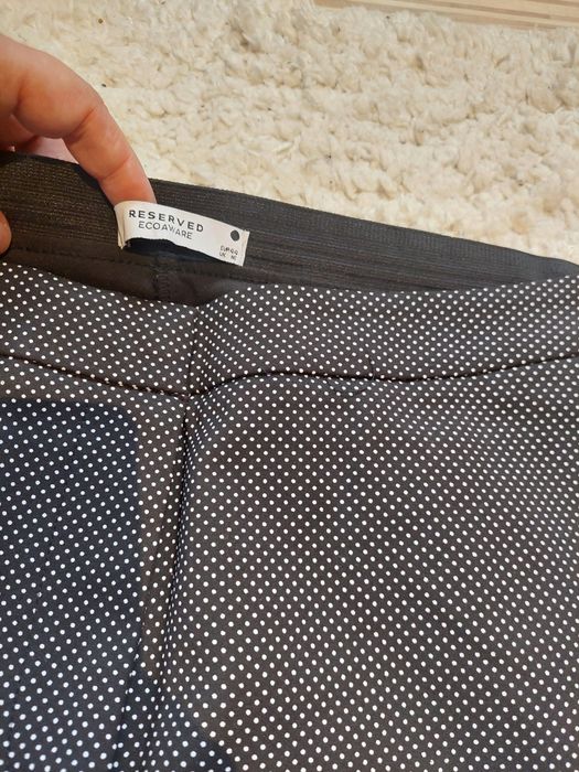 Pantaloni de dama, noi nepurtati