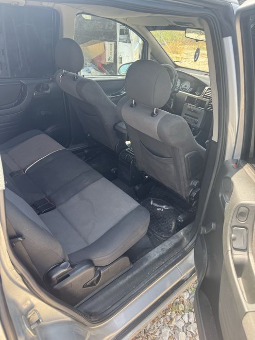 Opel Zafira a 2.0 DTI