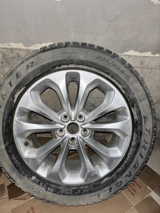 Шина + Диск на Киа Соренто Р18 1 штук зимний