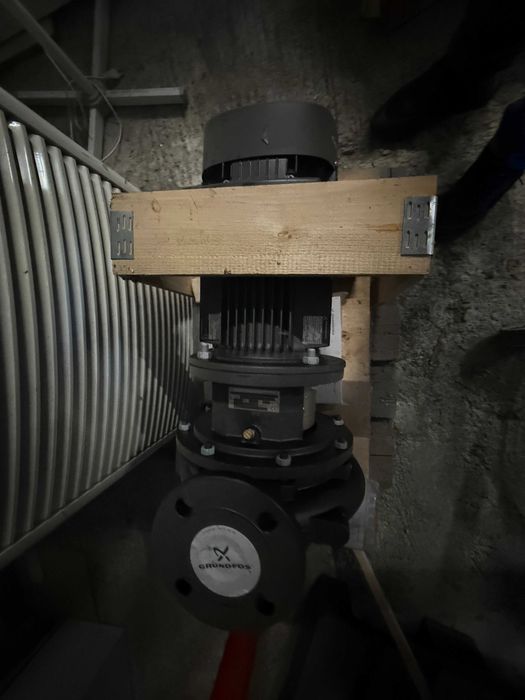 Pompă centrifugală verticală Grundfos TP50-200/215 A-F-A-BAQQV