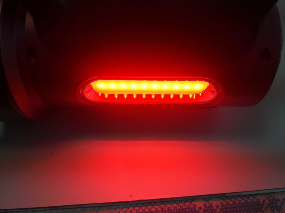 Lanterna reflector de 10 W cu panou solar