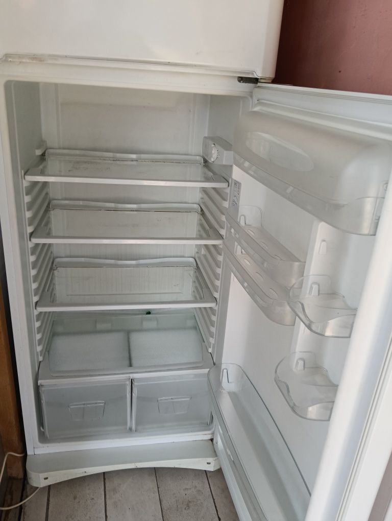 Indesit frigider