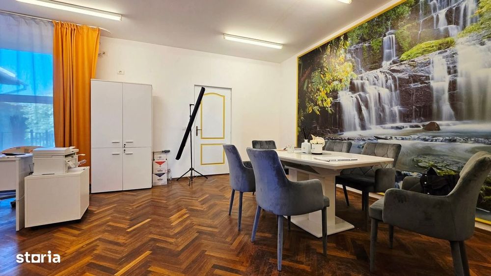 Vand apartament la casa zona centrala