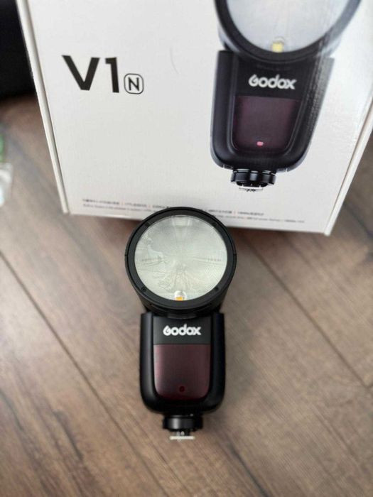 Blits GODOX V1-N sistem flash Nikon | Obiectiv Tamron 70-200mm