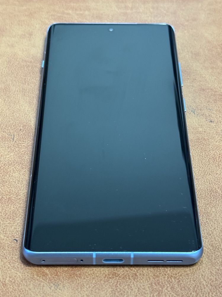Oneplus 12R 256GB stocare , 16GB RAM