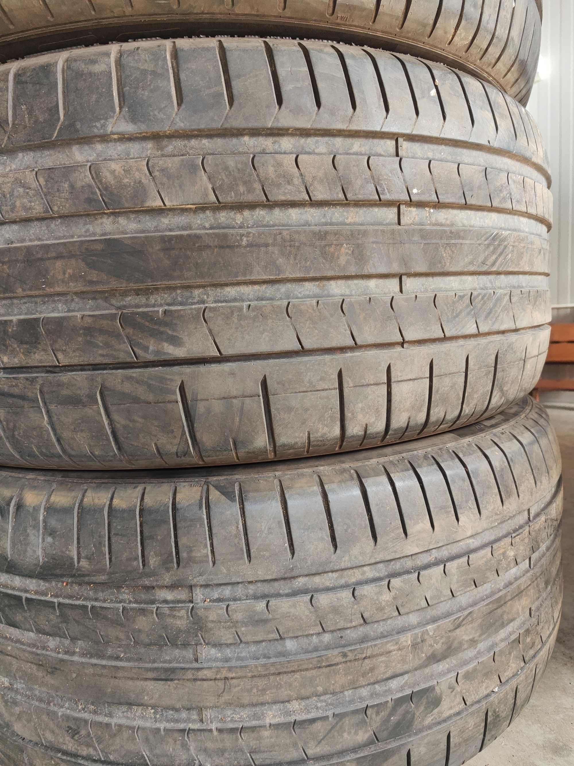 4бр.летни гуми 285/40/21 Pirelli