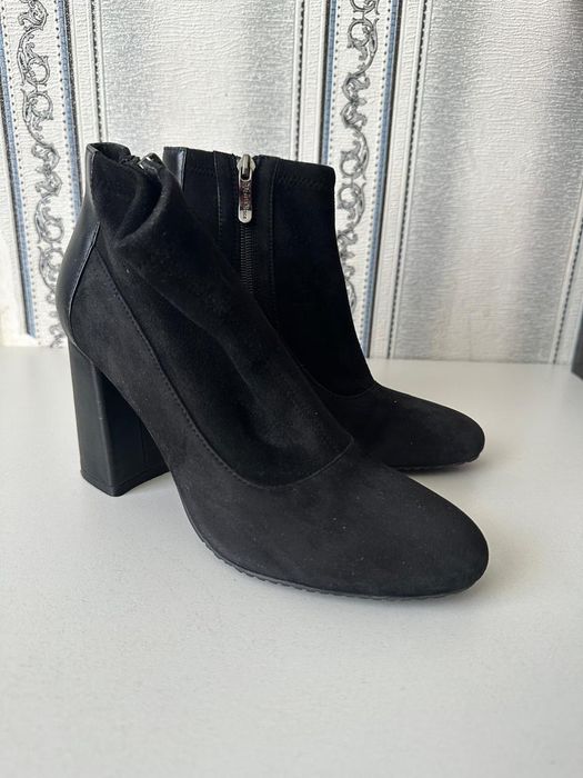 Ботильон на среднем каблуке