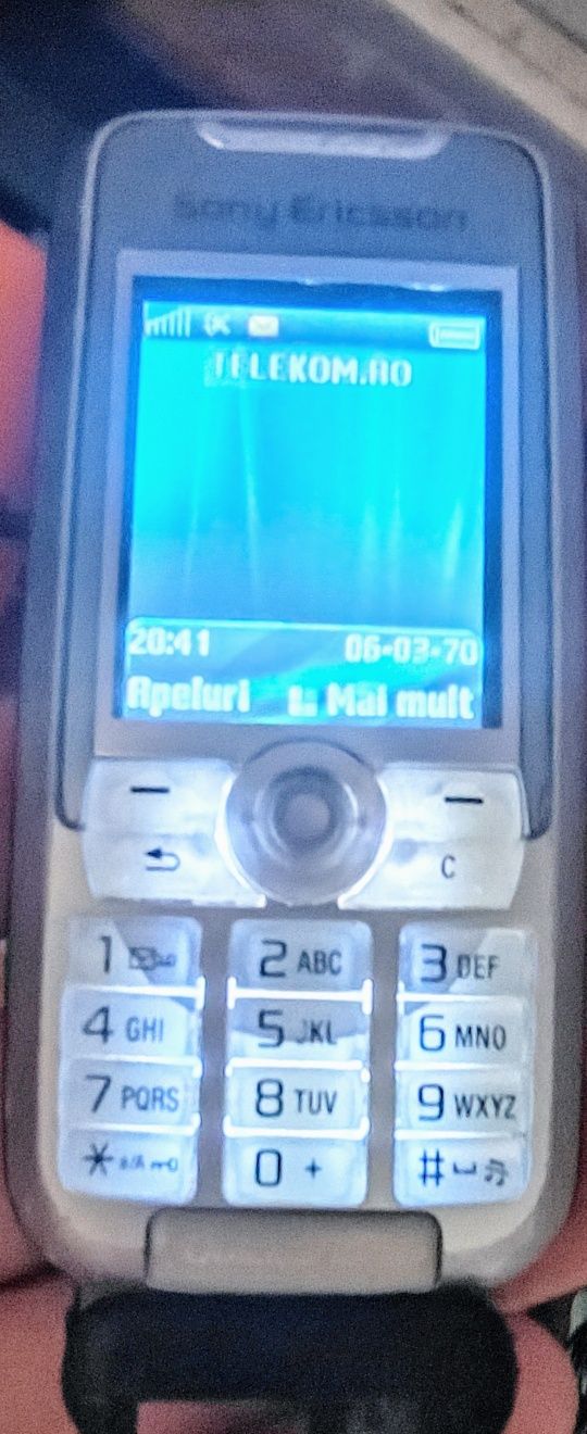 Sony Ericsson k700i cu încărcător ( decodat, română)