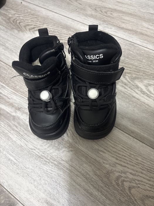 Продам зимние ботинки