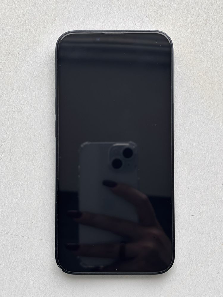 Продам iPhone 13 в отличном состоянии