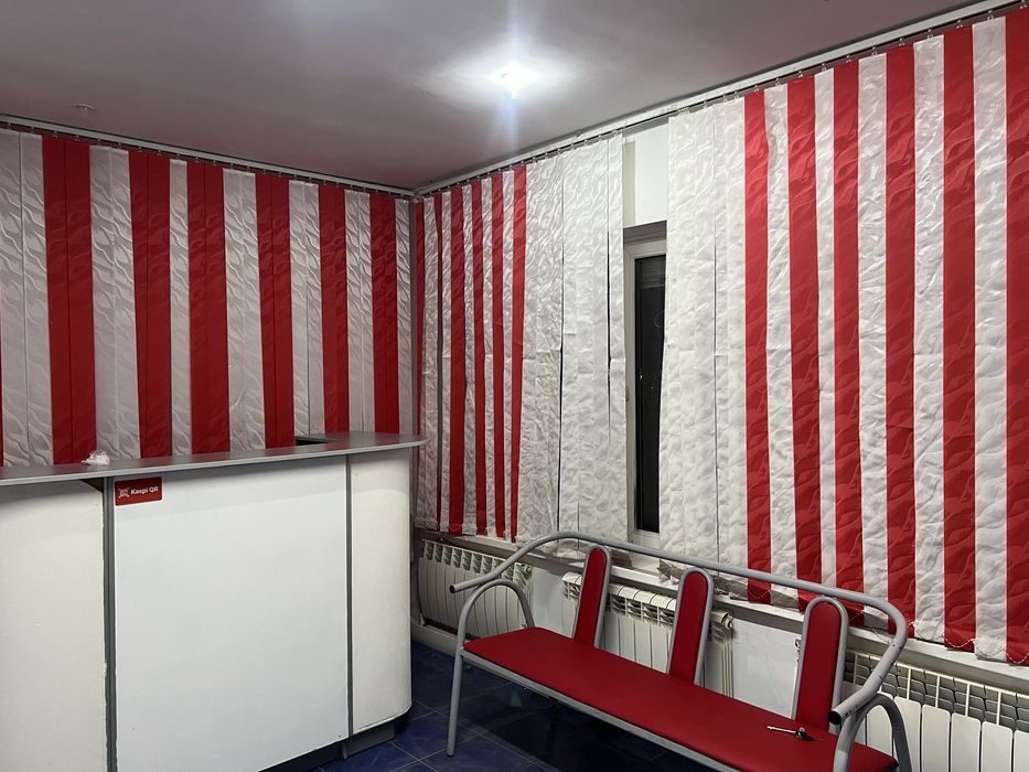 Жалюзи 2 штуки 2,2 и 3,2 в отличном состоянии