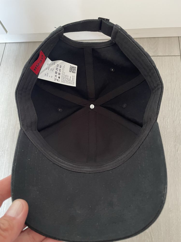 Hugo Boss-Нова оригинална шапка