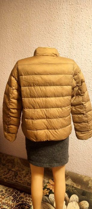 Продается куртка для женщин размер-56