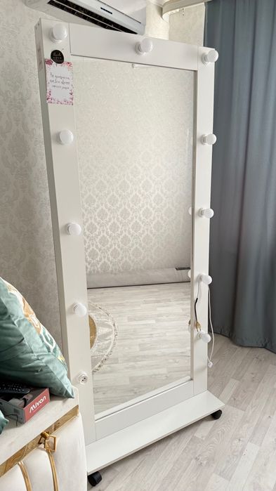 Зеркало с подсветкой