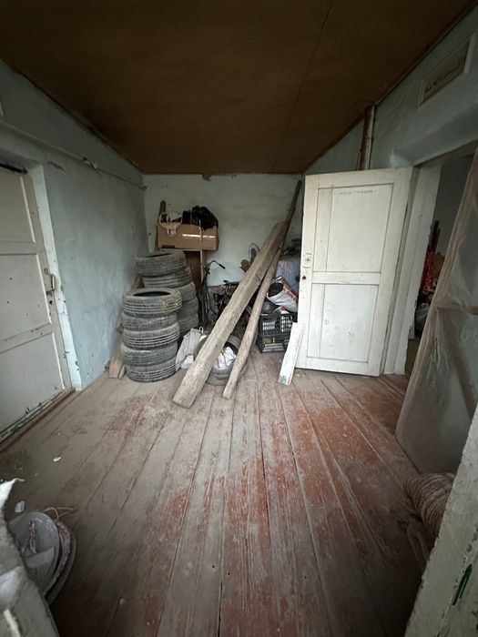 Jizzax Shaxar Tinchlik maxalla 
3 xona 
4 sutik 
Kadastir tayyor 
Narx