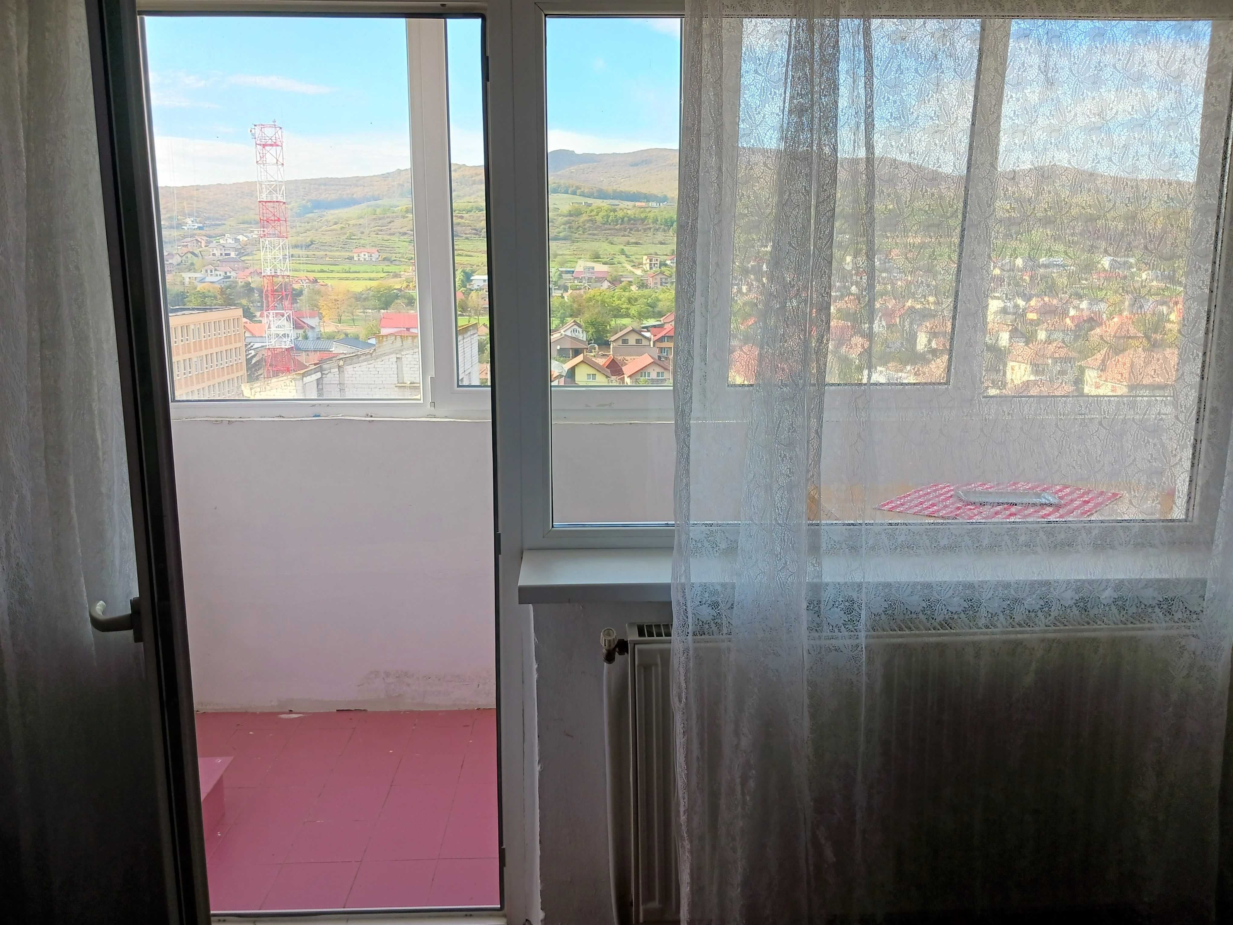 Inchiriez apartament 2 camere zona cetate - persoana fizica