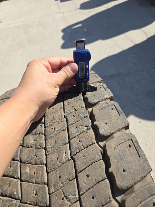 Anvelope de tractiune 315-70r22.5 Michelin si Continental