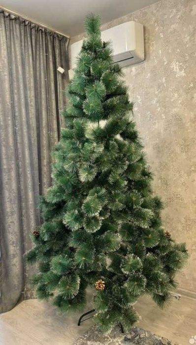 Шикарная высока 2.м20см и отдам много игрушек и укрошений