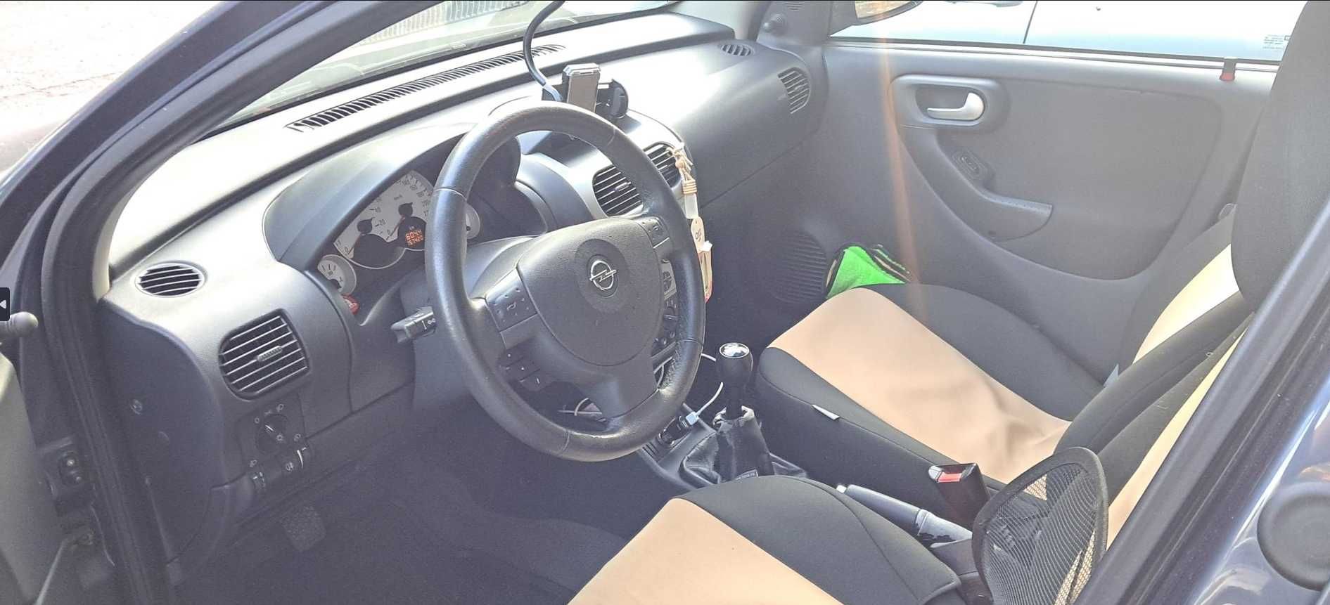 Vand Opel Corsa C din 2006 motor 1.2 benzina, Twinport