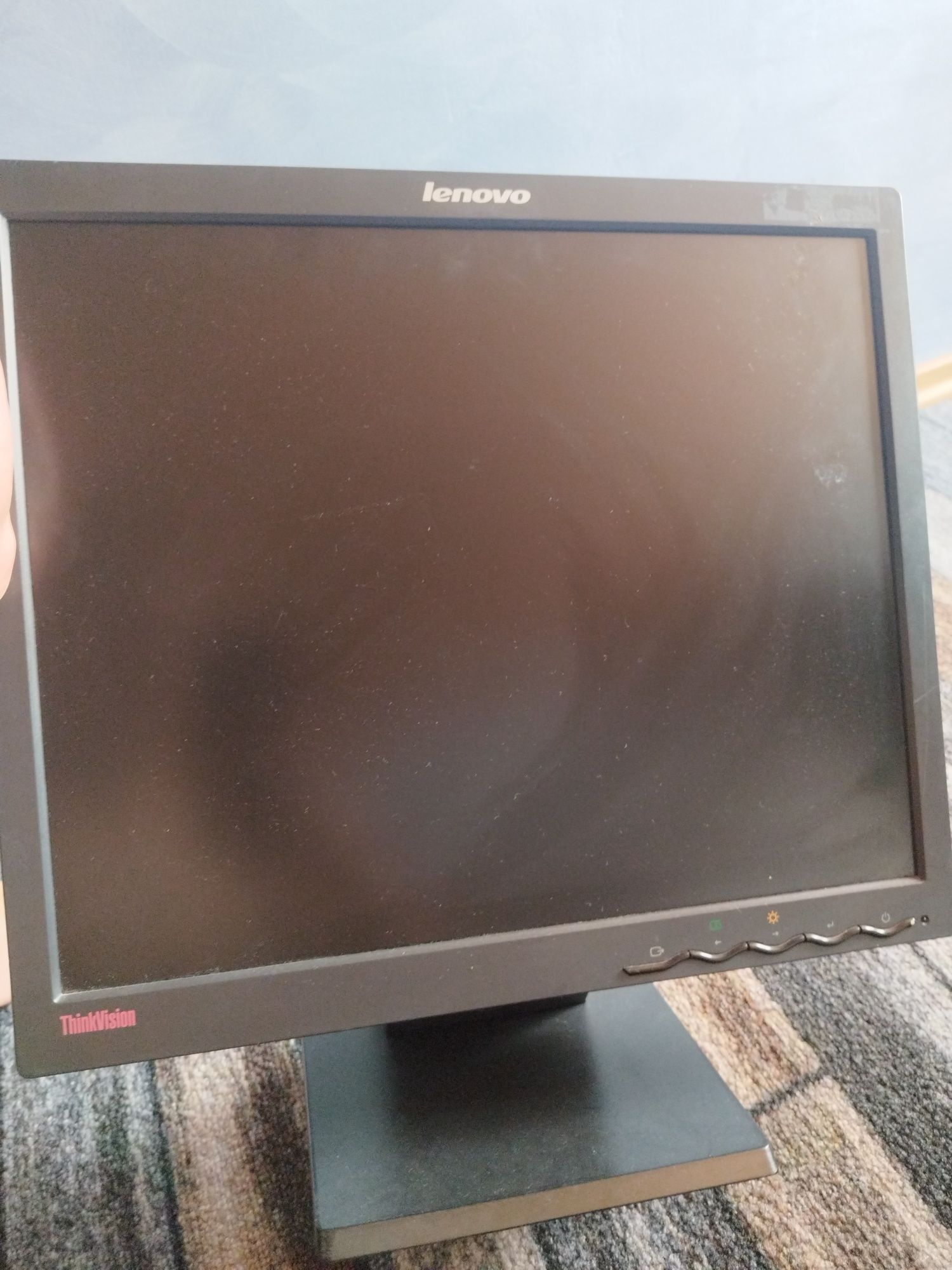 Vand PC thincentre m78 si monitor lenovo