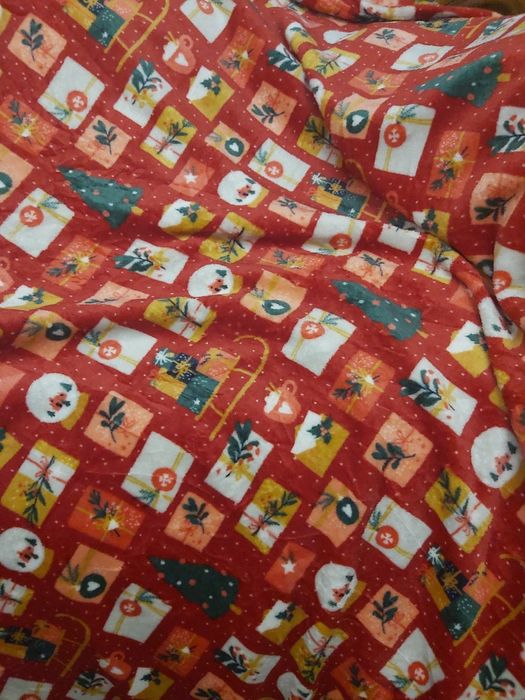 Продам пледы новогодние