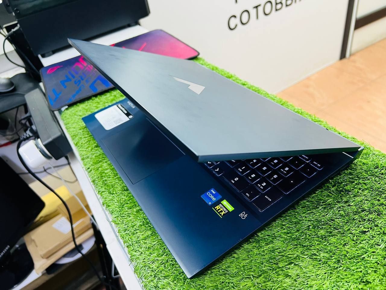 Продам игровой ноутбук HP Victus, в отличном состоянии, с гарантией