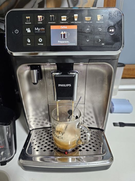 Espressor Phillips seria 5400 LatteGo
