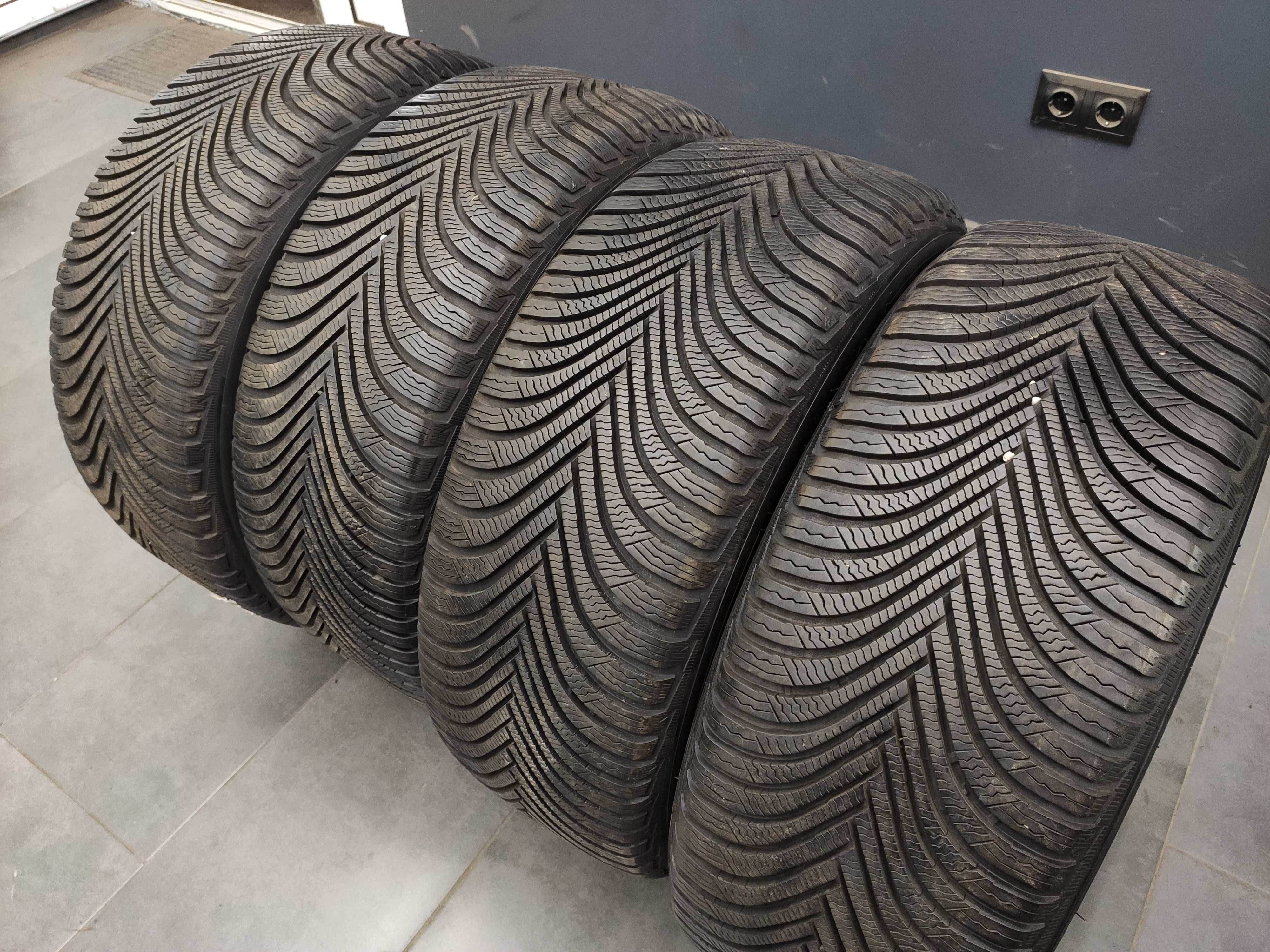 4бр Зимни Гуми 225 55 17 - Michelin Alpin 5 - Runflat