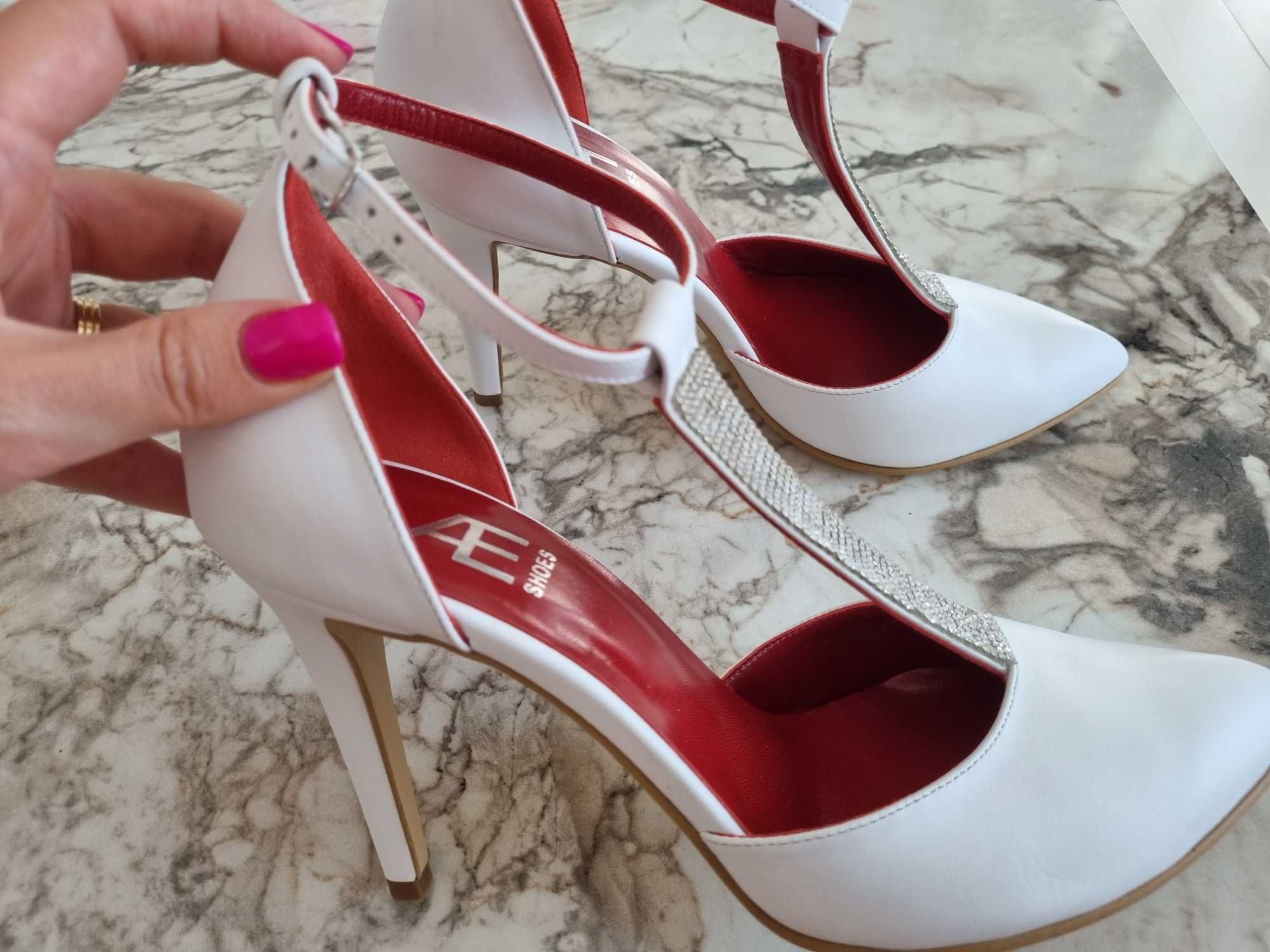 Pantofi albi de mireasa handmade Andreea Enache