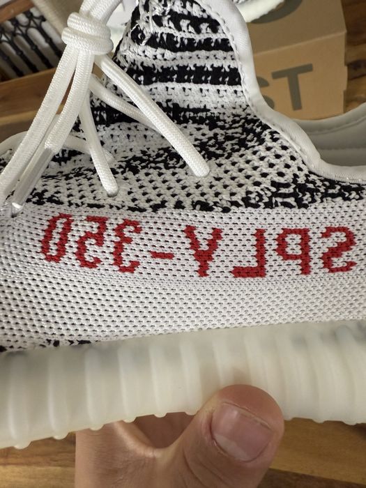 Yeezy Boost 350 V2 Zebra CP9654 – autentificate, mărime 44, stare impe