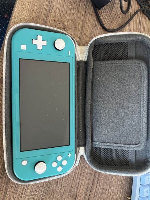 Nintendo Switch Lite + pokemon scarlet