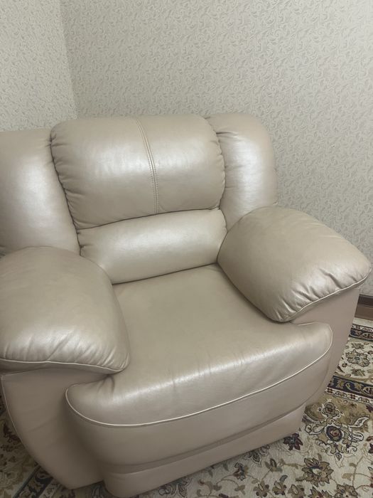 Продам ,кресло кожанное