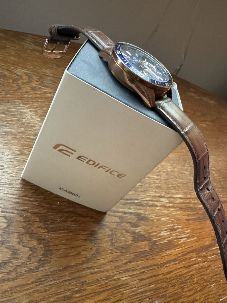 Часовник Casio Edifice EFR-552GL-2AV