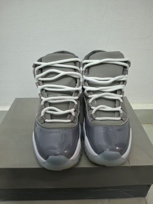 Vând jordan 11 cool grey