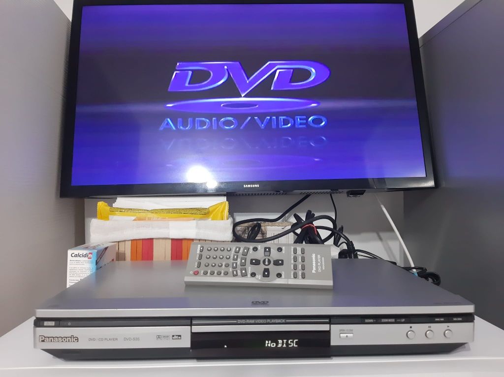 Dvd Panasonic cu telecomandă