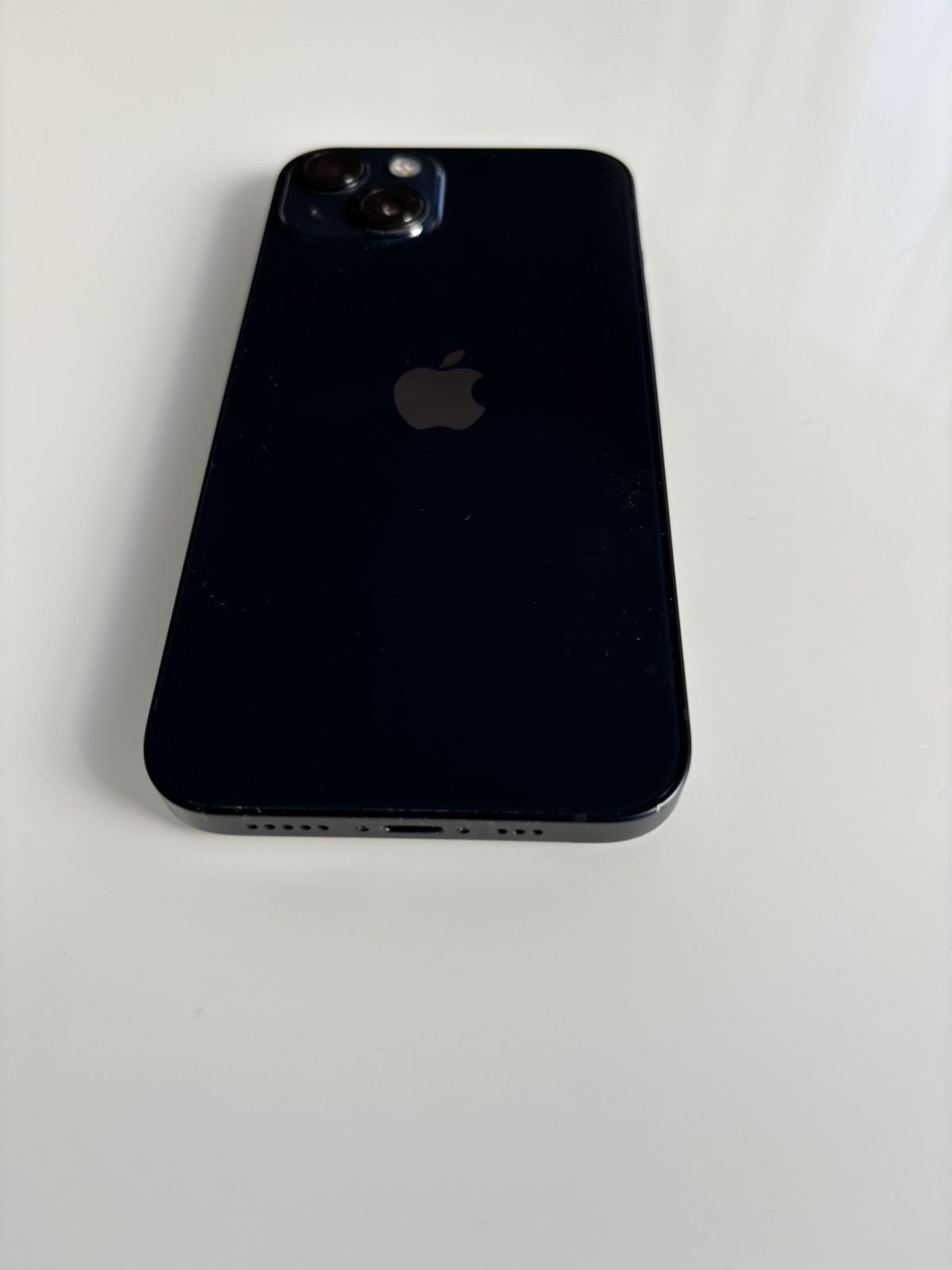 Продавам Iphone 13