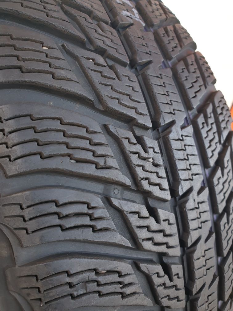 Зимни гуми 4 броя NOKIAN WR Suv3 225 60 R17 дот 3616