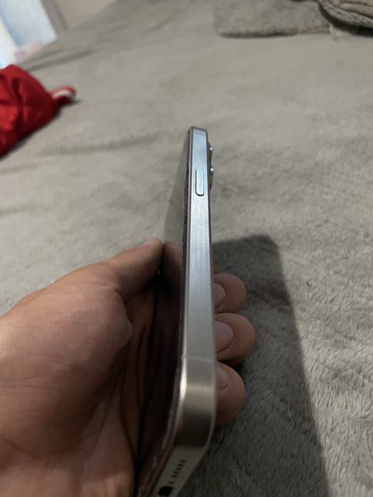 Продавам Iphone 15 pro air pods pro