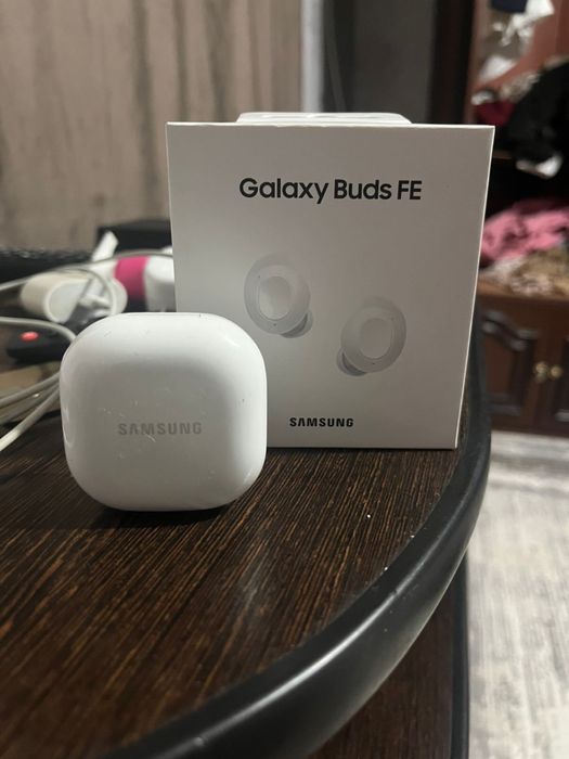 Продам наушуники Samsung galaxy buds fe