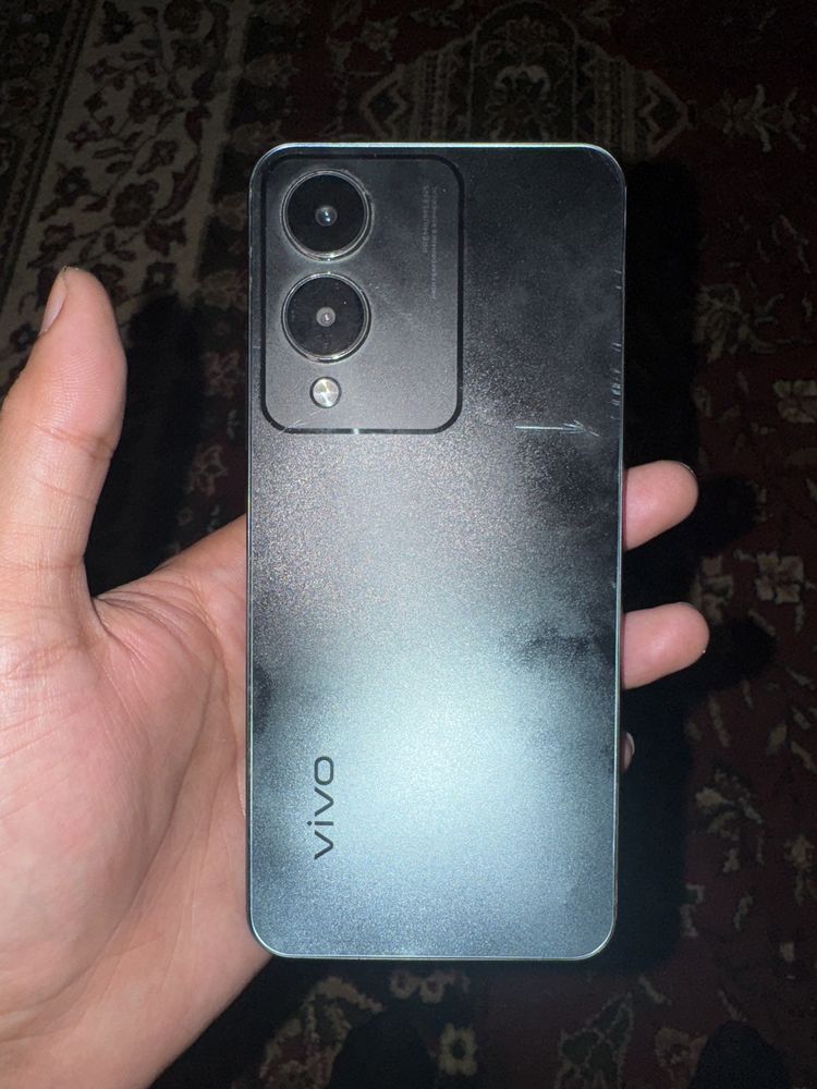 Продам телефон Vivo Y17s