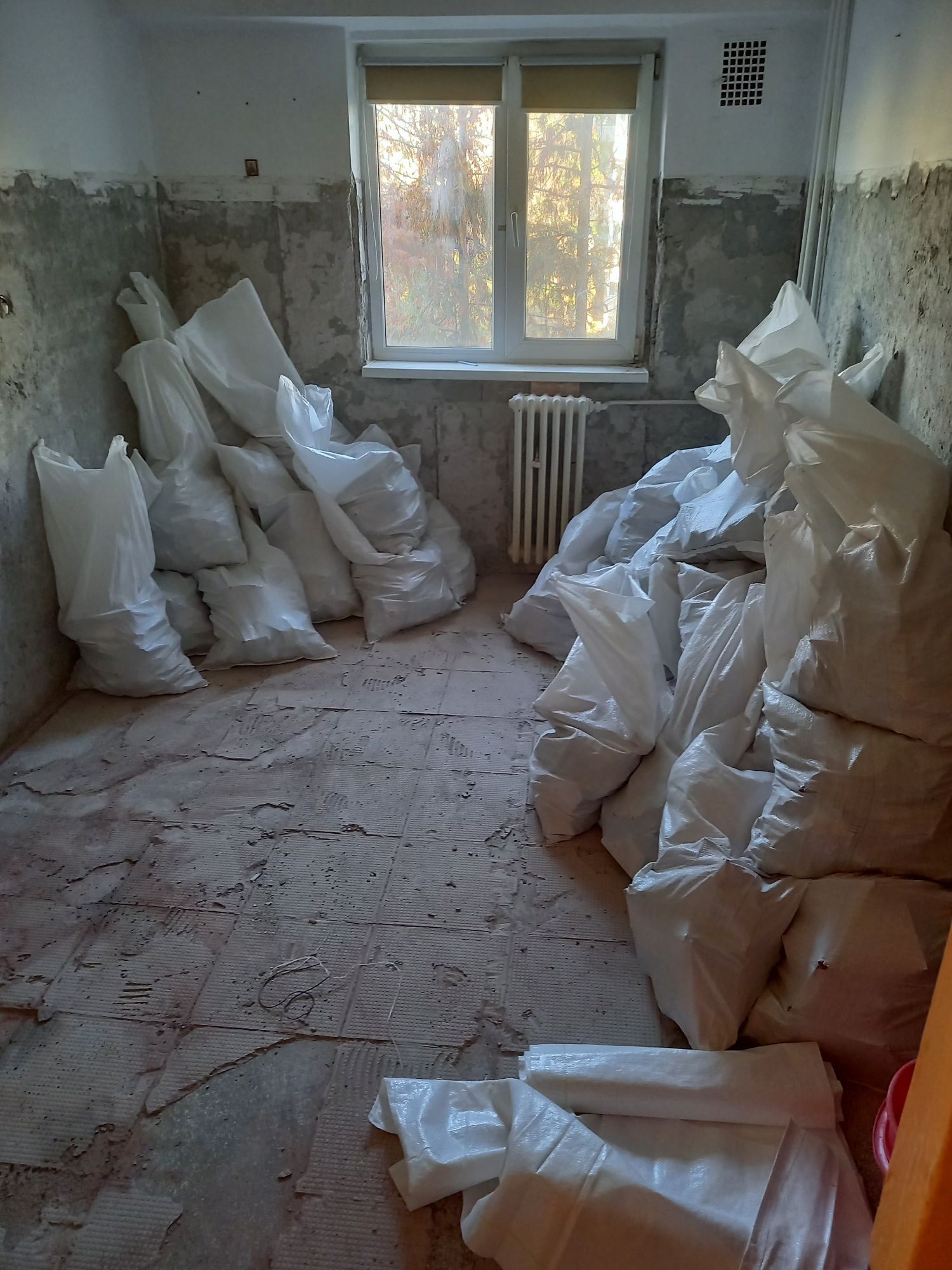 Decopertare Gresie-F Demolare Decupare Taiere  Pereti Beton București