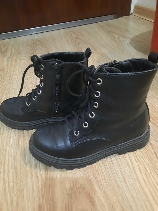 Детски боти в черно много топлички и запазени! 32 номер