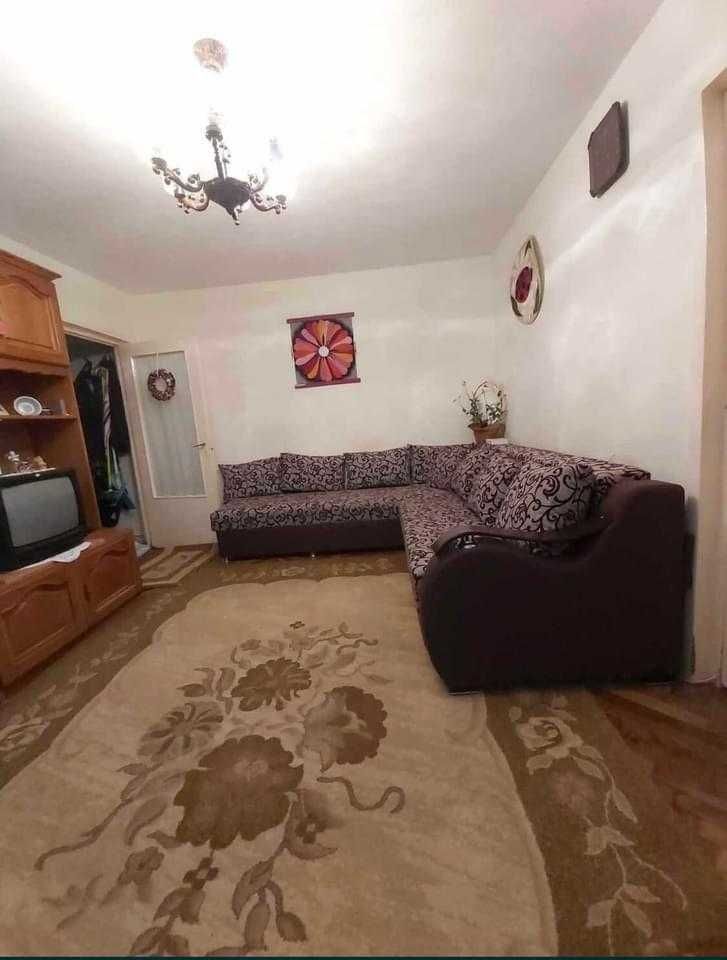 De Vanzare apartament cu 2 camere ,Str. Prahova.